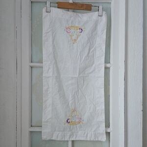 Vintage Hand-Embroidered White Table Runner Cottagecore Farmhouse